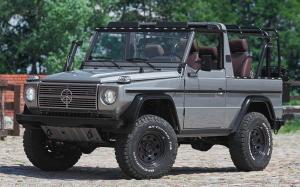 Mercedes-Benz 250 GD Mojave Silver by Expedition Motor Company